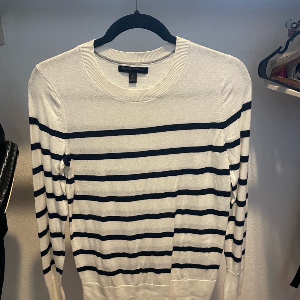 Banana Republic Navy and White Crewneck Sweater